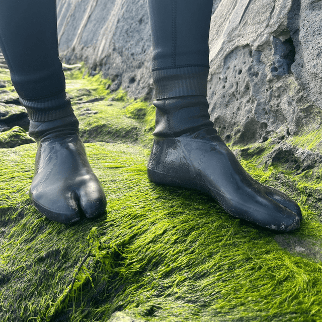 Yoshi - Chaussons de surf néoprène 4 mm pouce séparé - Saint Jacques Wetsuits