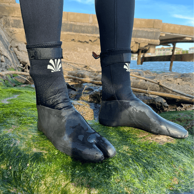 Yoshi - Chaussons de surf néoprène 4 mm pouce séparé - Saint Jacques Wetsuits